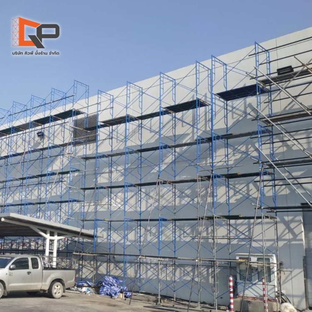 นั่งร้านแบบท่อเหล็กและข้อต่อ